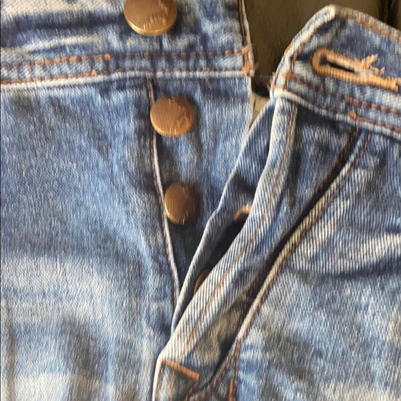 Denim shorts - Picture 3 of 4